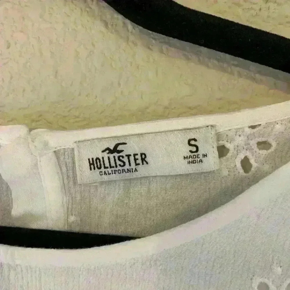 Hollister White Eyelet Top, size S, festival shirt, crochet sleeves - Picture 2 of 4